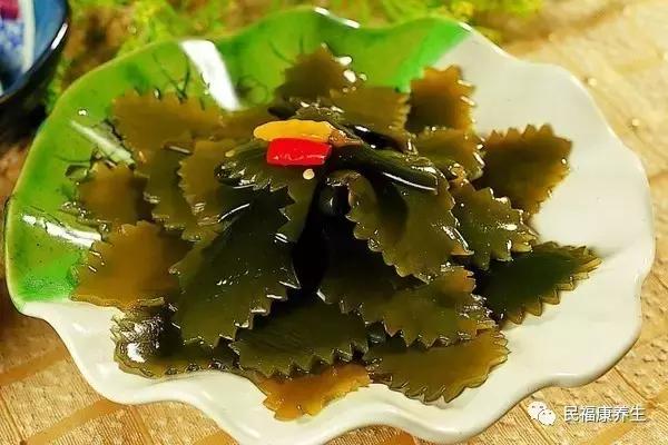 長時間面對電腦眼睛乾澀疲勞注意補充這些食物