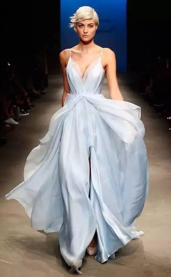 什麼顏色的衣服能在夏天清涼又顯白?