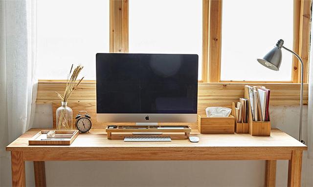 辦公桌也能曬出格調來？ 這些木質元素的好物告訴你，一切沒問題