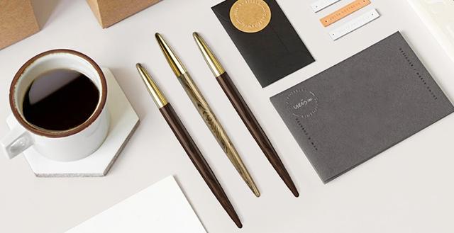 辦公桌也能曬出格調來？ 這些木質元素的好物告訴你，一切沒問題