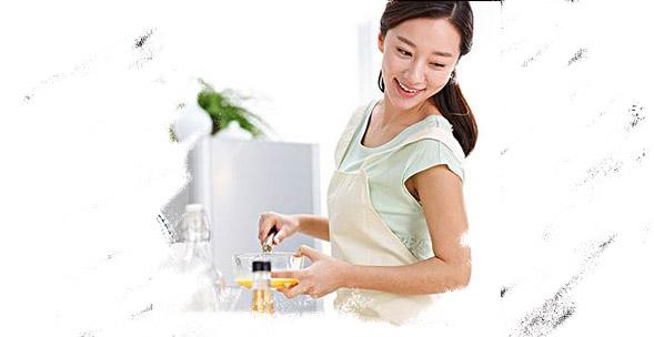 女人別輕意放棄掙錢的能力,不要輕信“我養你啊”