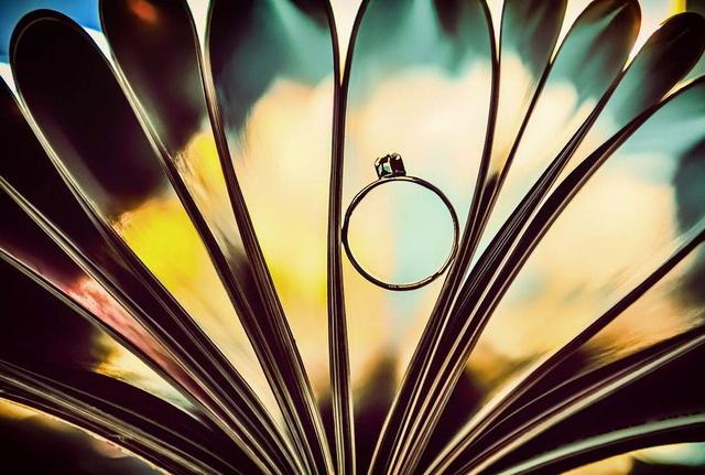 很多時候,不是不信任,只是因為太在乎,太害怕失去