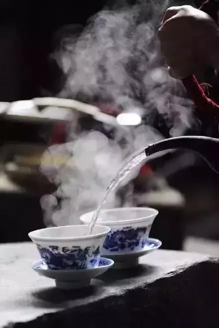 別太在意，人走茶涼，物是人非