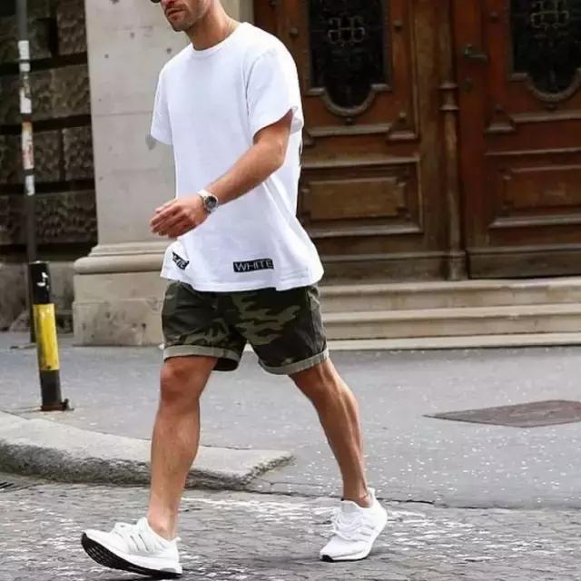 潮男的白T搭配法，5招凹成行走的荷爾蒙！