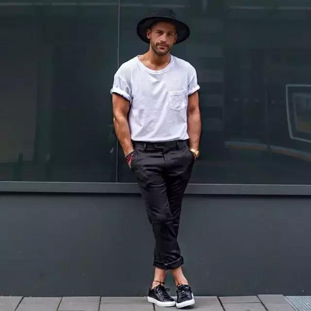 潮男的白T搭配法，5招凹成行走的荷爾蒙！