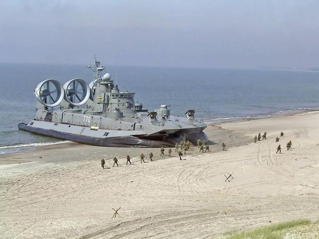 烏克蘭很聰明,頂住壓力頻頻給中國軍備送來大助攻,真是鐵心兄弟?