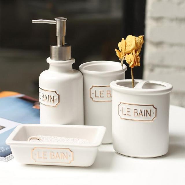 洗澡要想有情調，這些妙招要學好