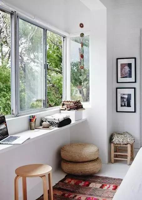 家裡的犄角旮旯全都利用起來，也能打造出舒適居家辦公環境！