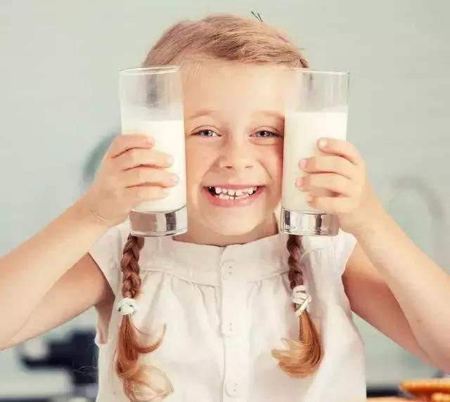 給孩子喝牛奶，當心這8大最常見誤區！