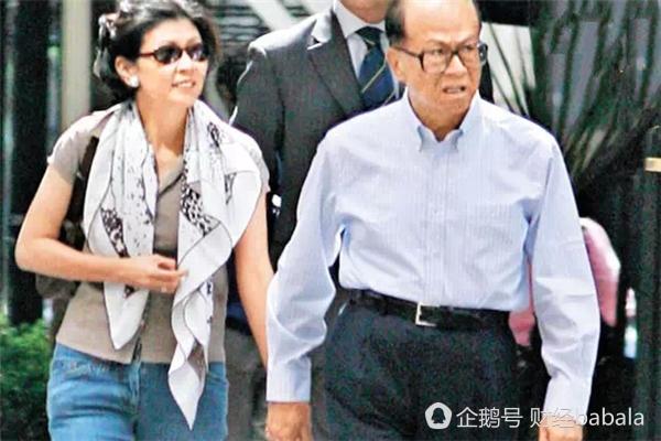 李嘉誠撤資背後:這位神秘紅顏知己,幫他重塑商業王國!