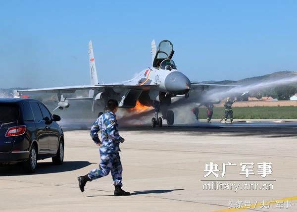 獨家|殲-15滿載燃油空中撞鳥起火生死時速“驟風營救”