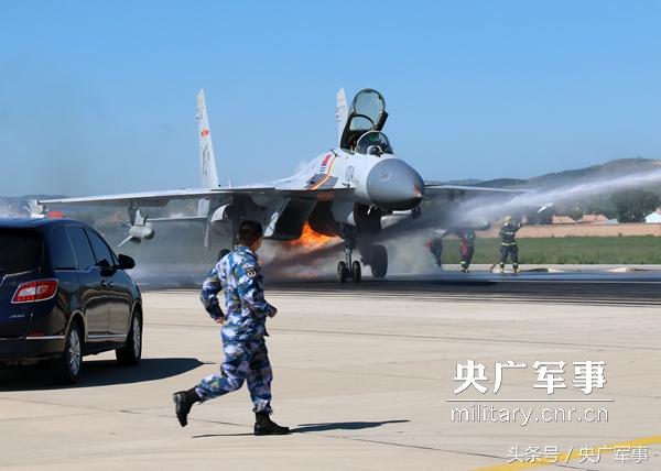 獨家｜殲-15滿載燃油空中撞鳥起火生死時速“驟風營救”