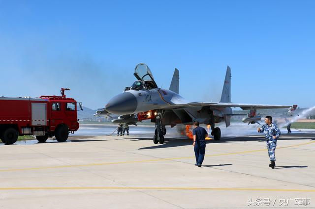 獨家|殲-15滿載燃油空中撞鳥起火生死時速“驟風營救”