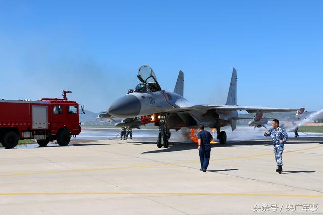 獨家｜殲-15滿載燃油空中撞鳥起火生死時速“驟風營救”