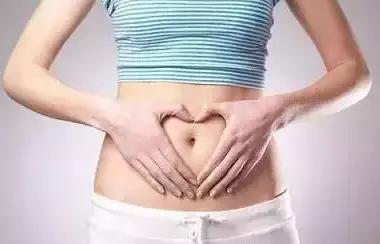低頭看看肚臍，如果出現這種特徵，說明你的身體超健康！