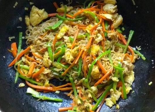 不要再泡方便麵了,換個吃法,口味自己調,簡單營養美味好吃到爆