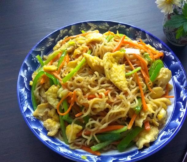 不要再泡方便麵了,換個吃法,口味自己調,簡單營養美味好吃到爆