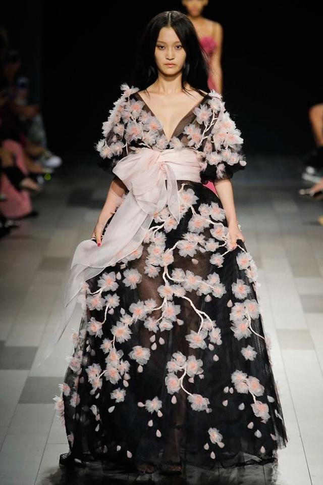 紐約時裝週最美的一批禮服來了，為Marchesa 2018春夏仙裙打Call