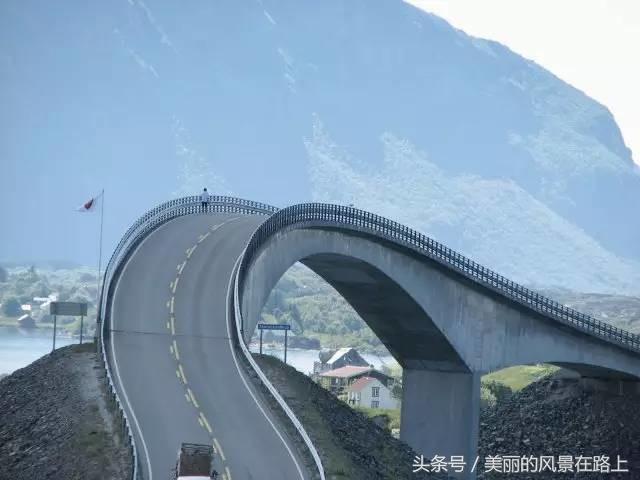 全球最危險的一條公路,卻美的讓你懷疑真實!