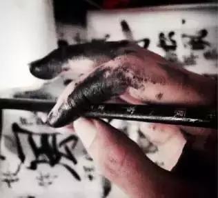 90後的中國美女,用繪畫驚艷了全世界,有6億人看過她的畫作!