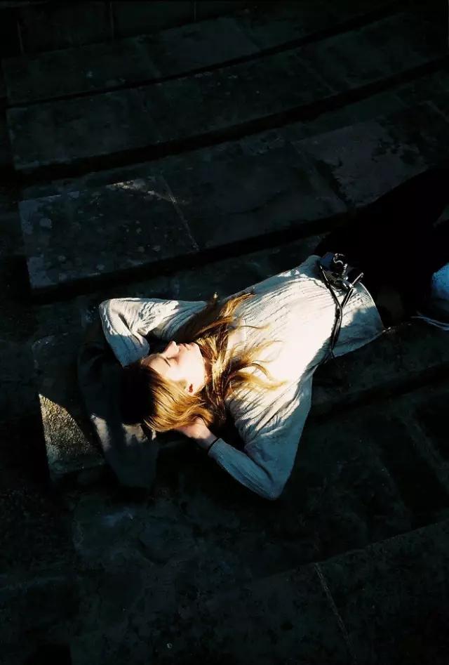 開始一段感情不容易,忘掉一段感情更不容易