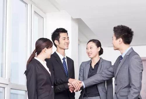 多跟比你強的人交往,你才能變強!