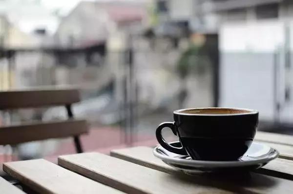人生一杯茶，何必太清醒