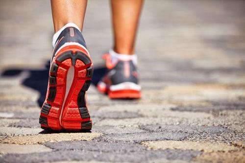 要想健康長壽，你的年齡每天走多少步最合適？ 快自查！