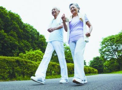 要想健康長壽，你的年齡每天走多少步最合適？ 快自查！