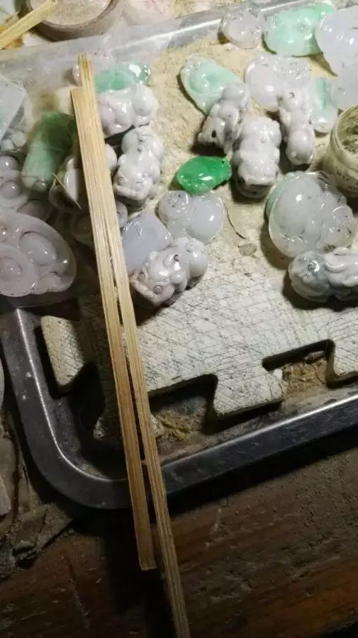 圖解翡翠拋光的全過程,從醜小鴨變白天鵝的過程