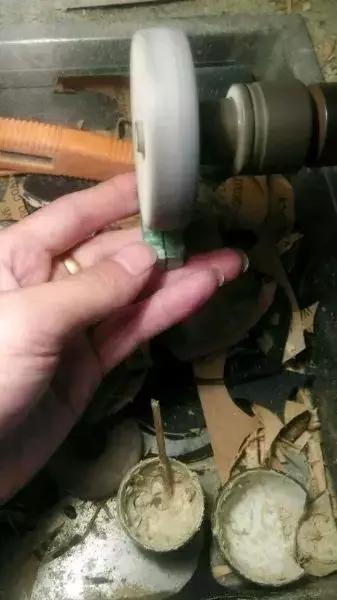 圖解翡翠拋光的全過程,從醜小鴨變白天鵝的過程
