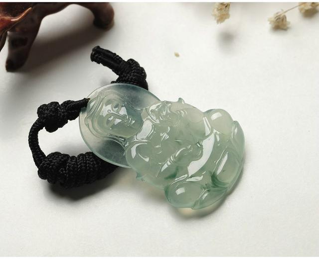 翡翠挂件的掛繩有什麼講究? 學會這幾招讓你的翡翠漂亮10倍!