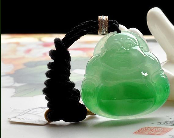 翡翠挂件的掛繩有什麼講究? 學會這幾招讓你的翡翠漂亮10倍!