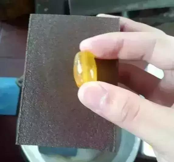 圖解蜜蠟手工雕PK機雕全過程,誰才是王者!