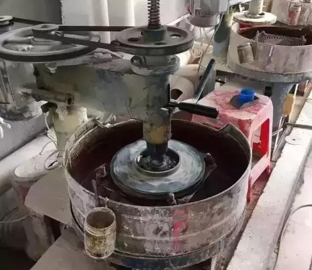 圖解蜜蠟手工雕PK機雕全過程,誰才是王者!