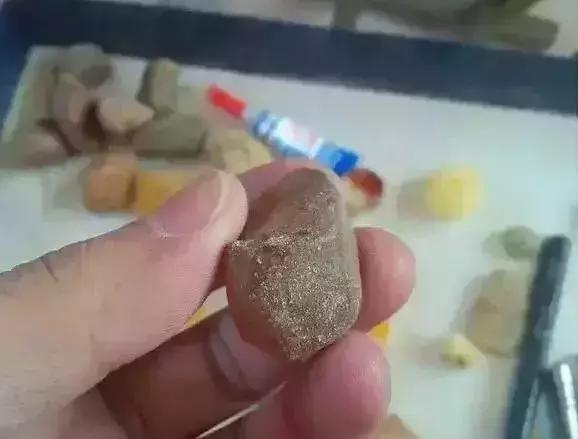 圖解蜜蠟手工雕PK機雕全過程,誰才是王者!