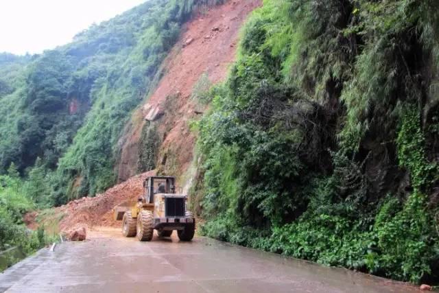 中國造價2000億的川藏鐵路首次曝光,沿途風景美到哭!