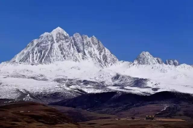 中國造價2000億的川藏鐵路首次曝光，沿途風景美到哭！