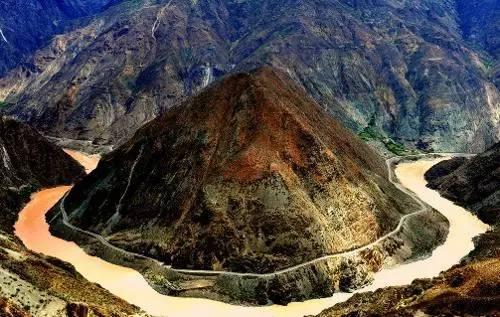 中國造價2000億的川藏鐵路首次曝光，沿途風景美到哭！