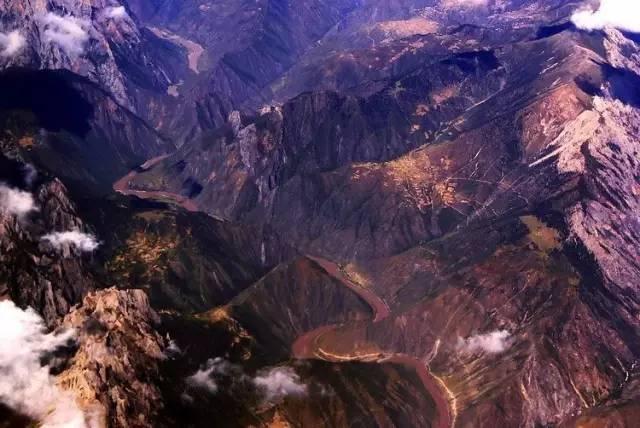 中國造價2000億的川藏鐵路首次曝光,沿途風景美到哭!