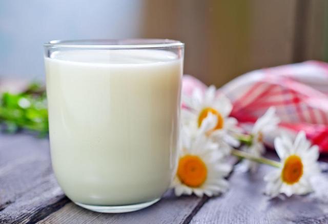 牛奶千萬不能亂喝，當心滋養癌細胞，但很多人喜歡這樣喝！