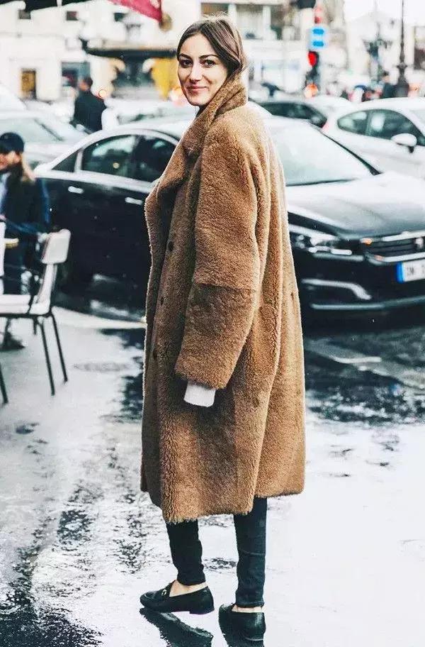 高領毛衣+大衣，冬天最潮搭配方式！