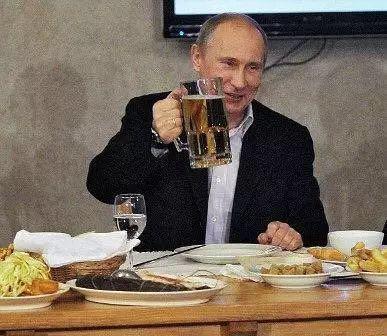 俄羅斯：喝酒中的丈夫，神聖不可侵犯！