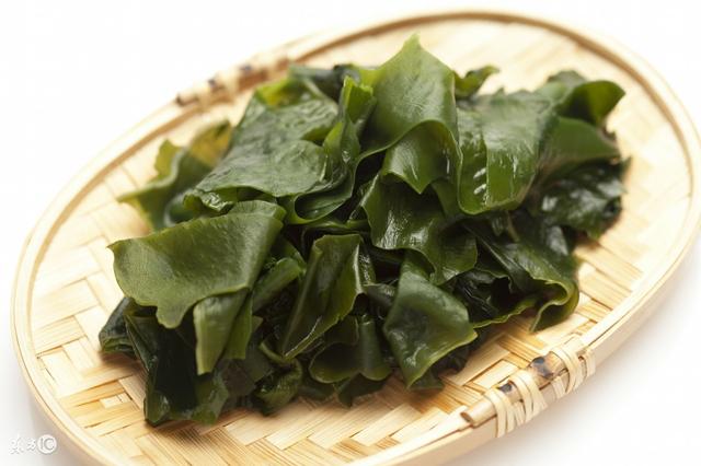 你的黑眼圈告訴你,身體需要補充這類營養