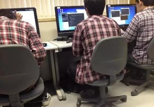 你差的只是好品味,格紋不是只能穿上身