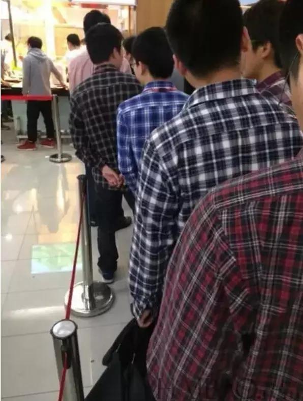 你差的只是好品味,格紋不是只能穿上身