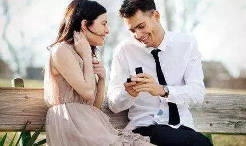 婚姻中,有一種心寒:“我把你當愛人,你把我當外人”