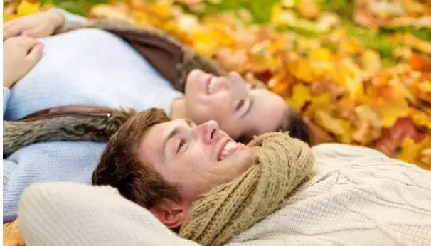 婚姻中,有一種心寒:“我把你當愛人,你把我當外人”