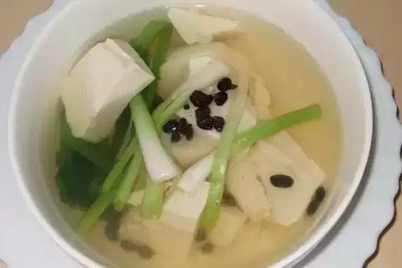 蔥的營養是蘋果的10倍,吃一根蔥,頂十副藥!