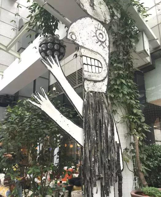 這家餐廳裡充滿了奇形怪狀的“老鼠”! 一起來數數有多少只?
